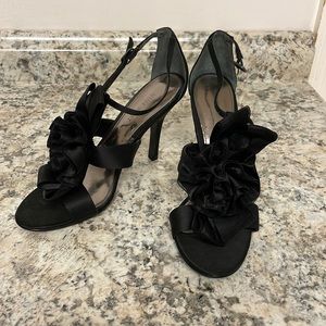 Black Nine West heels with bow